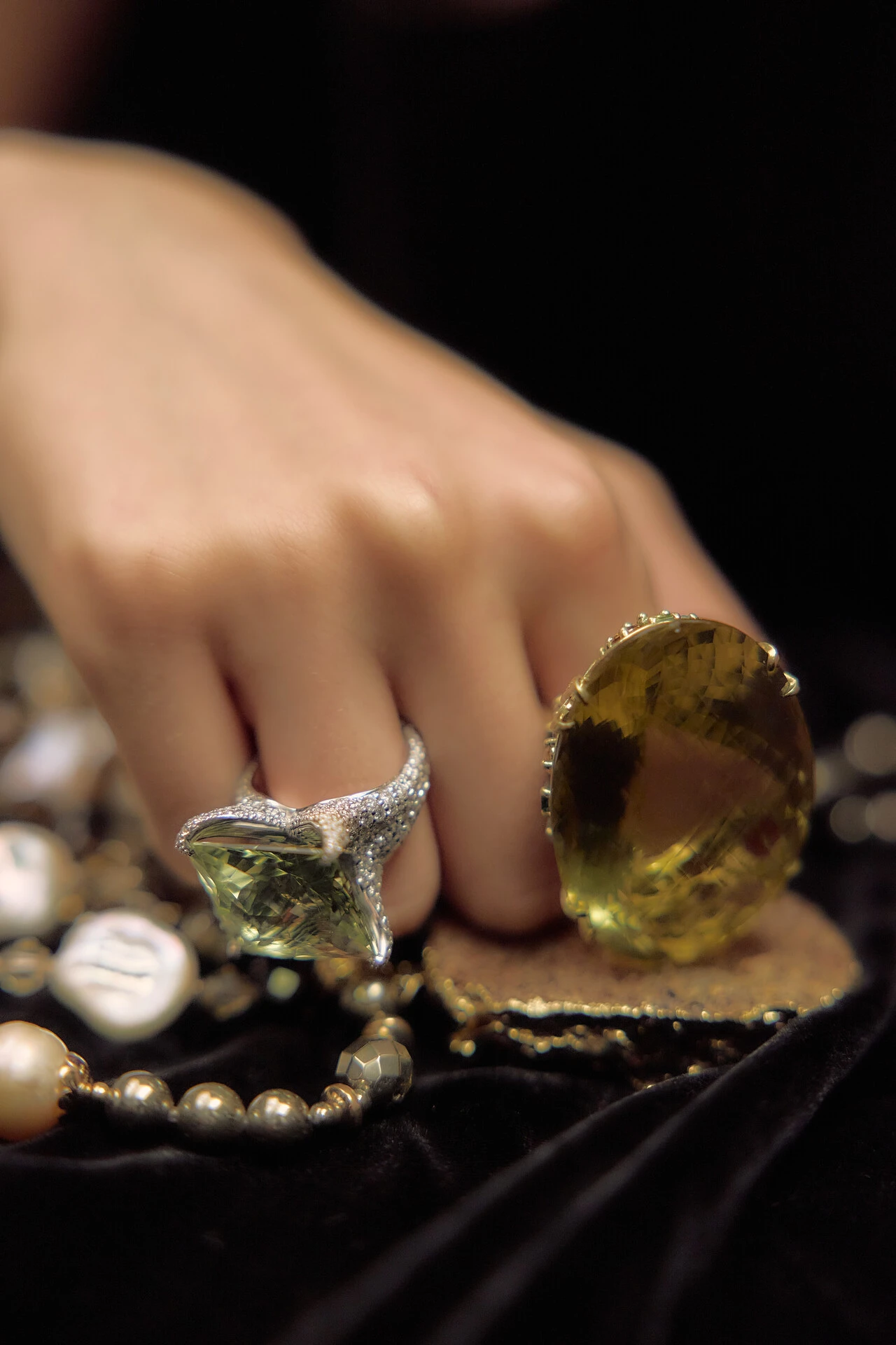 Солнечный дар ноября: украшения с цитрином – камень радости и процветания