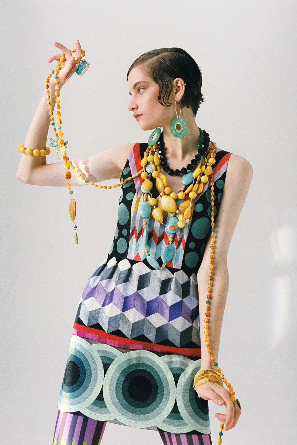 Заглянуть в будущее: какие цвета ювелирных камней будут на пике моды