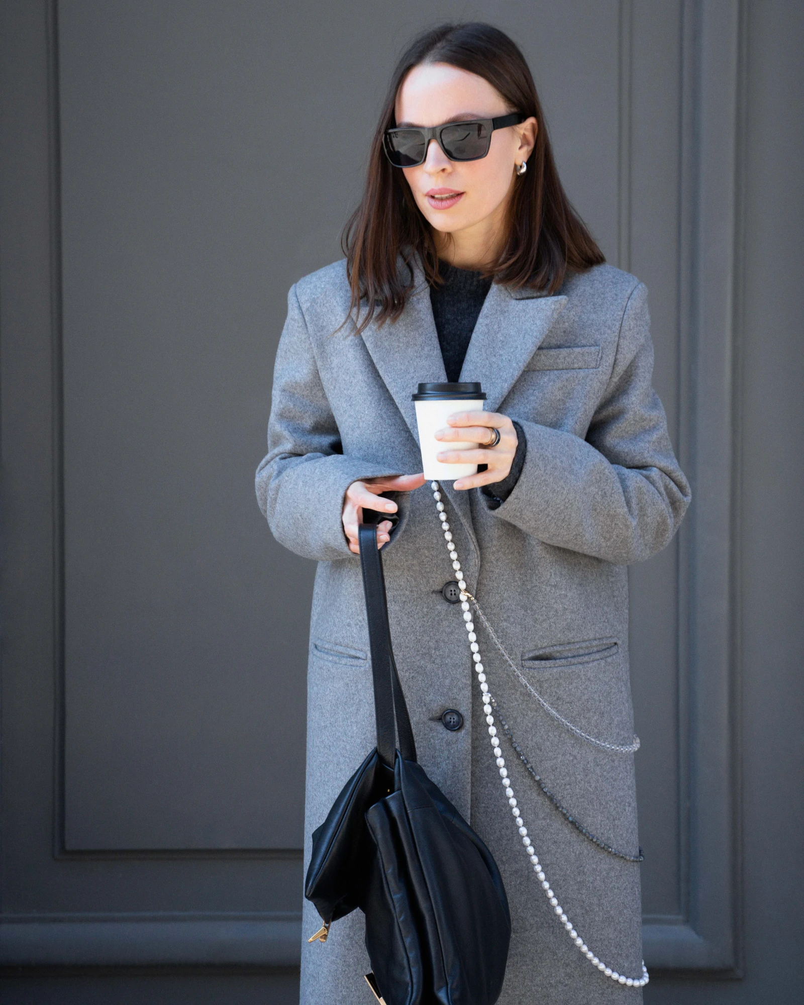 Секреты непринужденной роскоши: как ювелирные украшения создают французский шик в отпуске