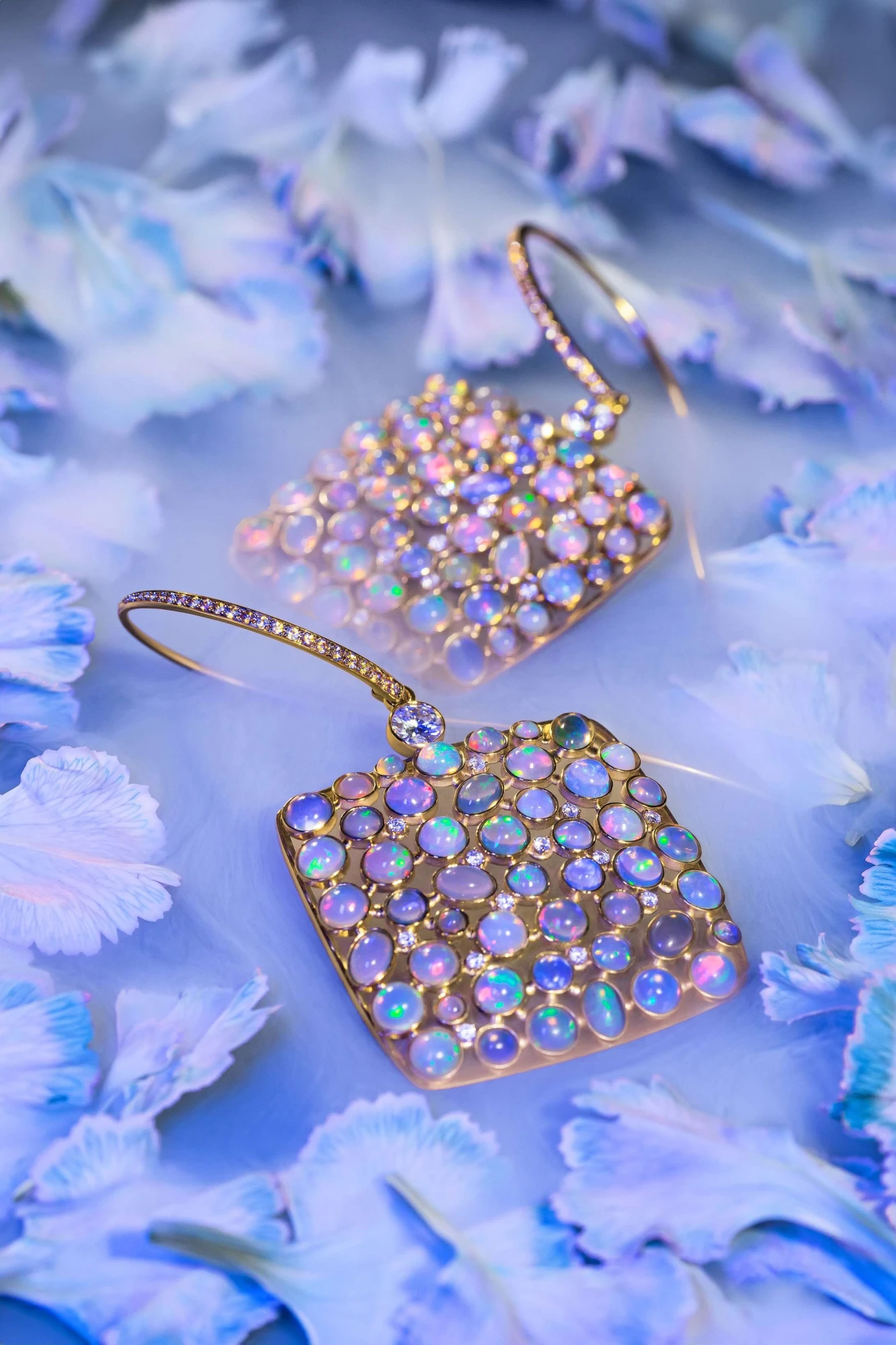 Ювелирные тренды зимы 2026: что действительно стоит носить