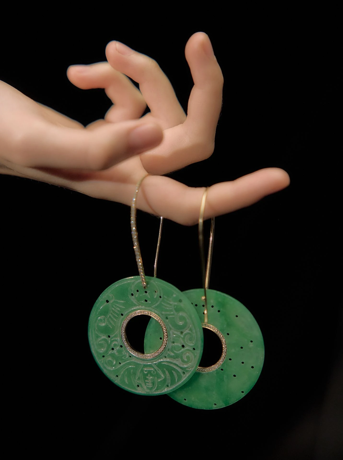 Жадеит: камень, который не торопится нравиться