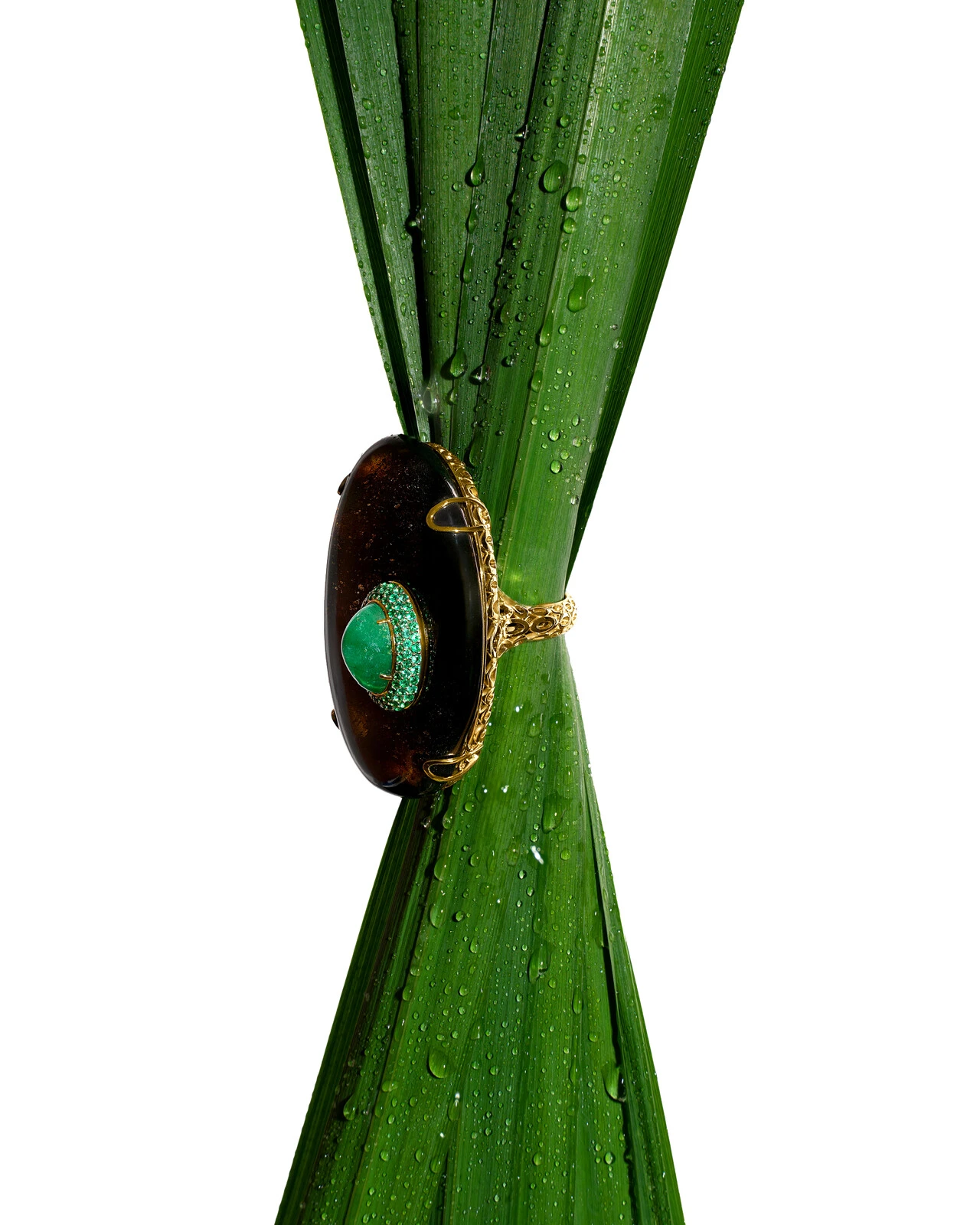 Яркий акцент: возрождение коктейльных колец