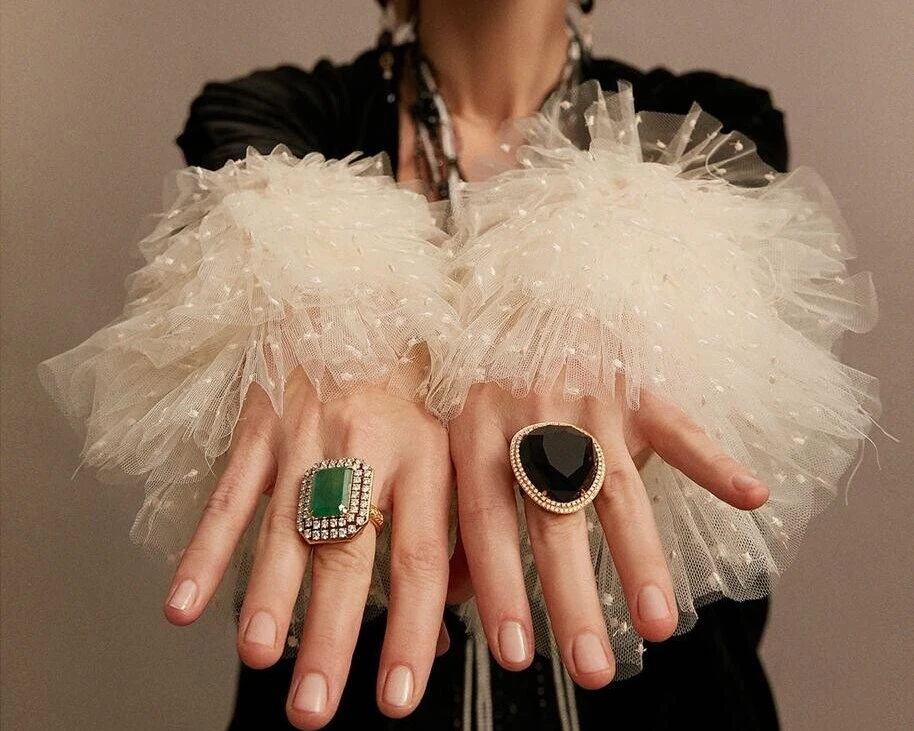 Безупречность и шарм: как создать идеальный образ в стиле Chanel