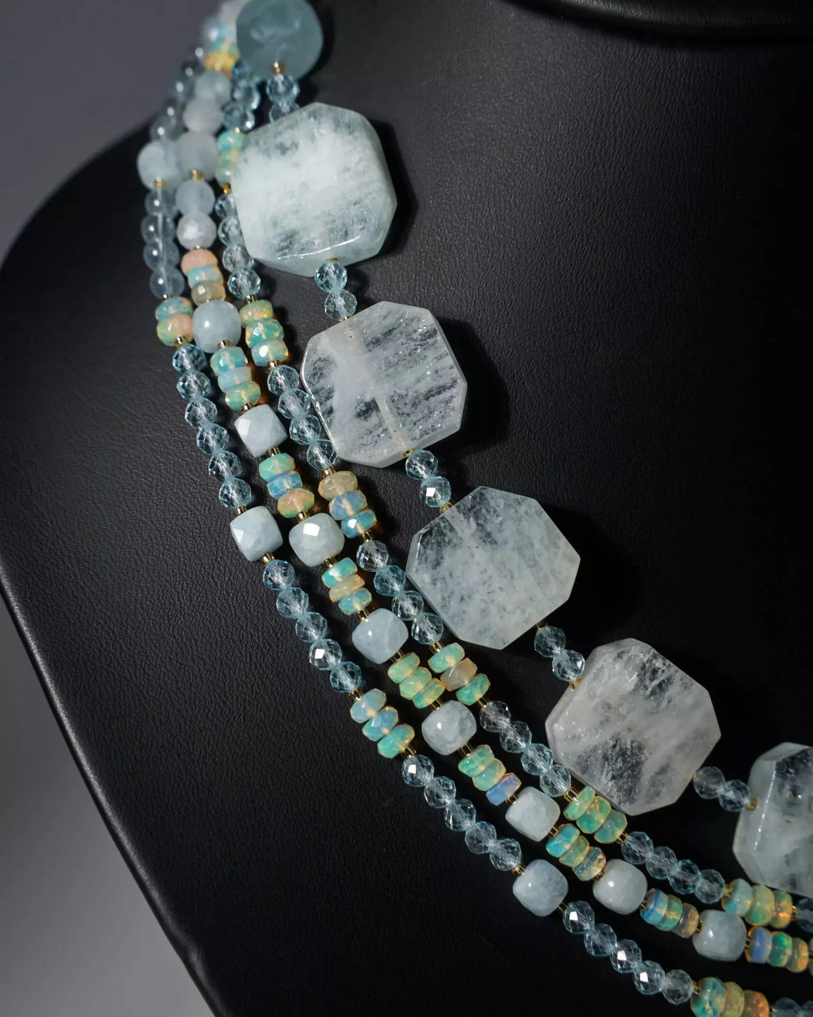 Сила и мудрость ноября: какие камни-талисманы подходят рожденным в последний месяц осени