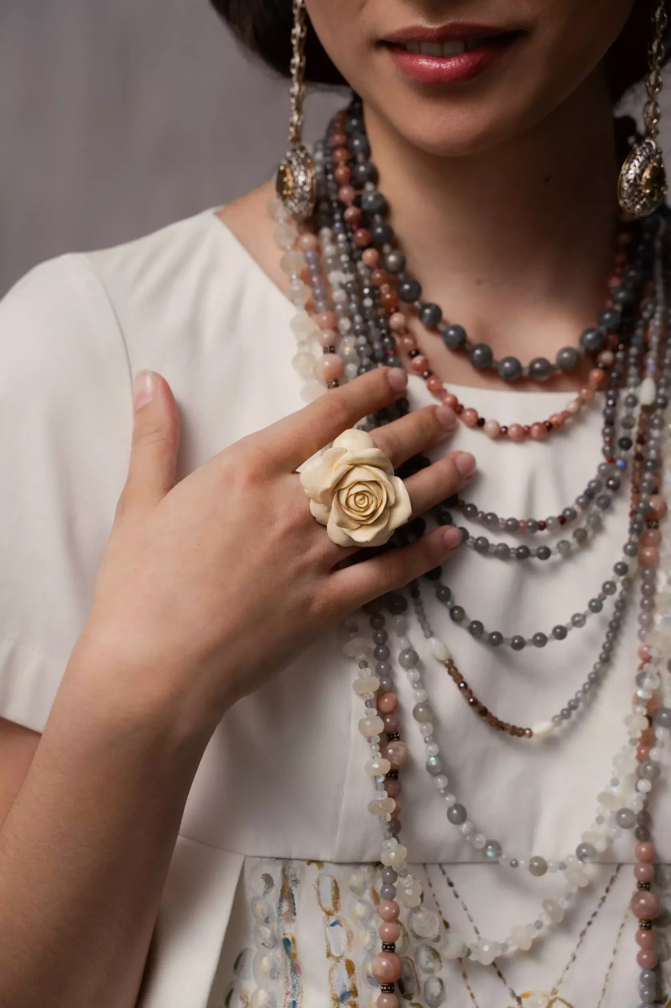 Вечная ценность: ювелирные подарки на первую годовщину свадьбы (ситцевая свадьба)