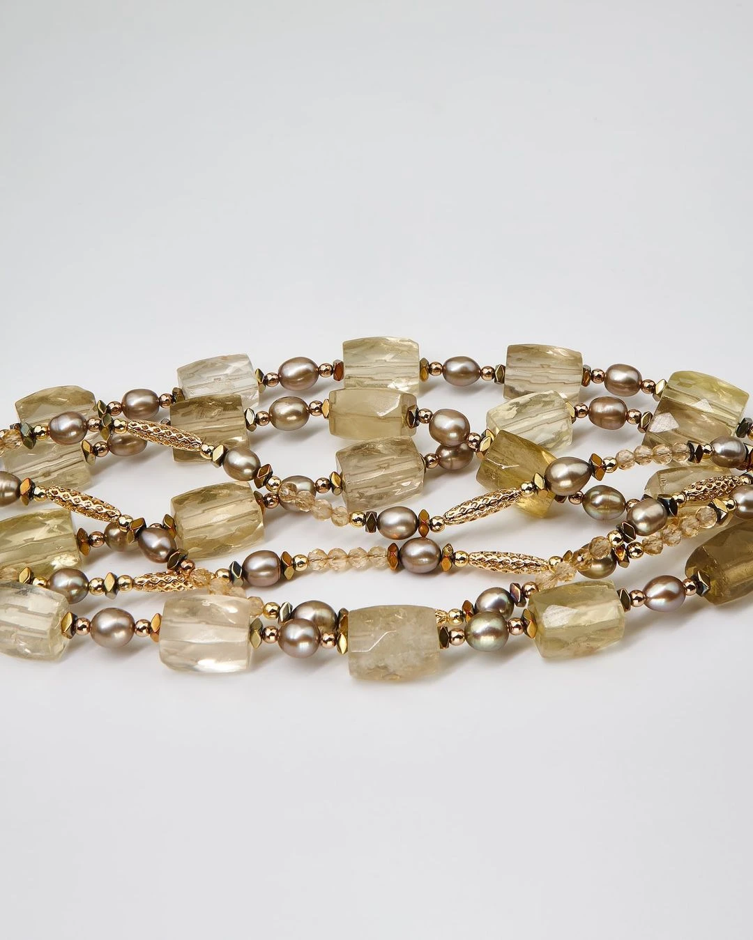 Роскошь Лазурного берега: какие ювелирные украшения идеально дополнят стиль юга Франции