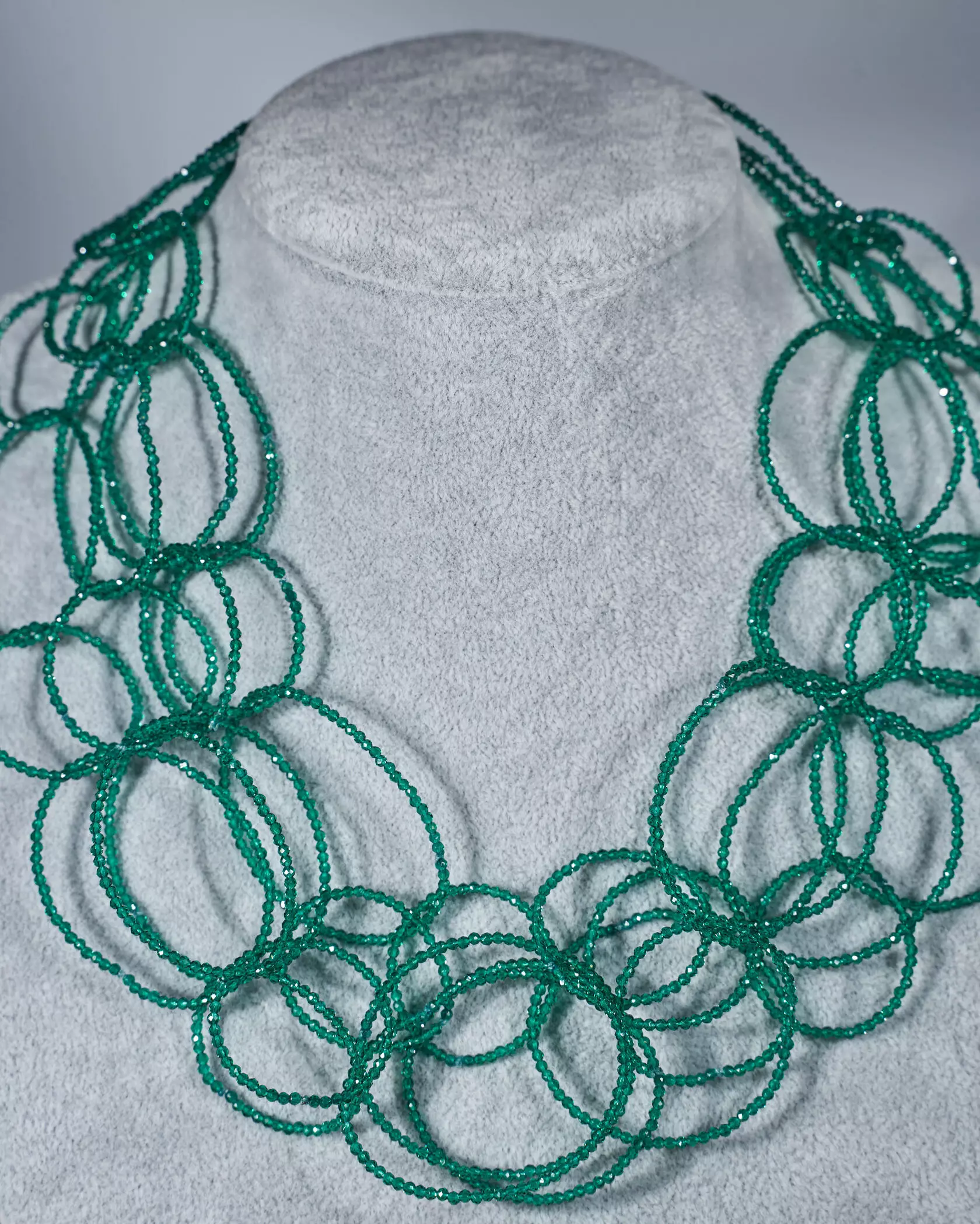 Колье шпинель зеленого цвета Шпинель - 70 000 Колье шпинель - мастерская Надежды Бойко