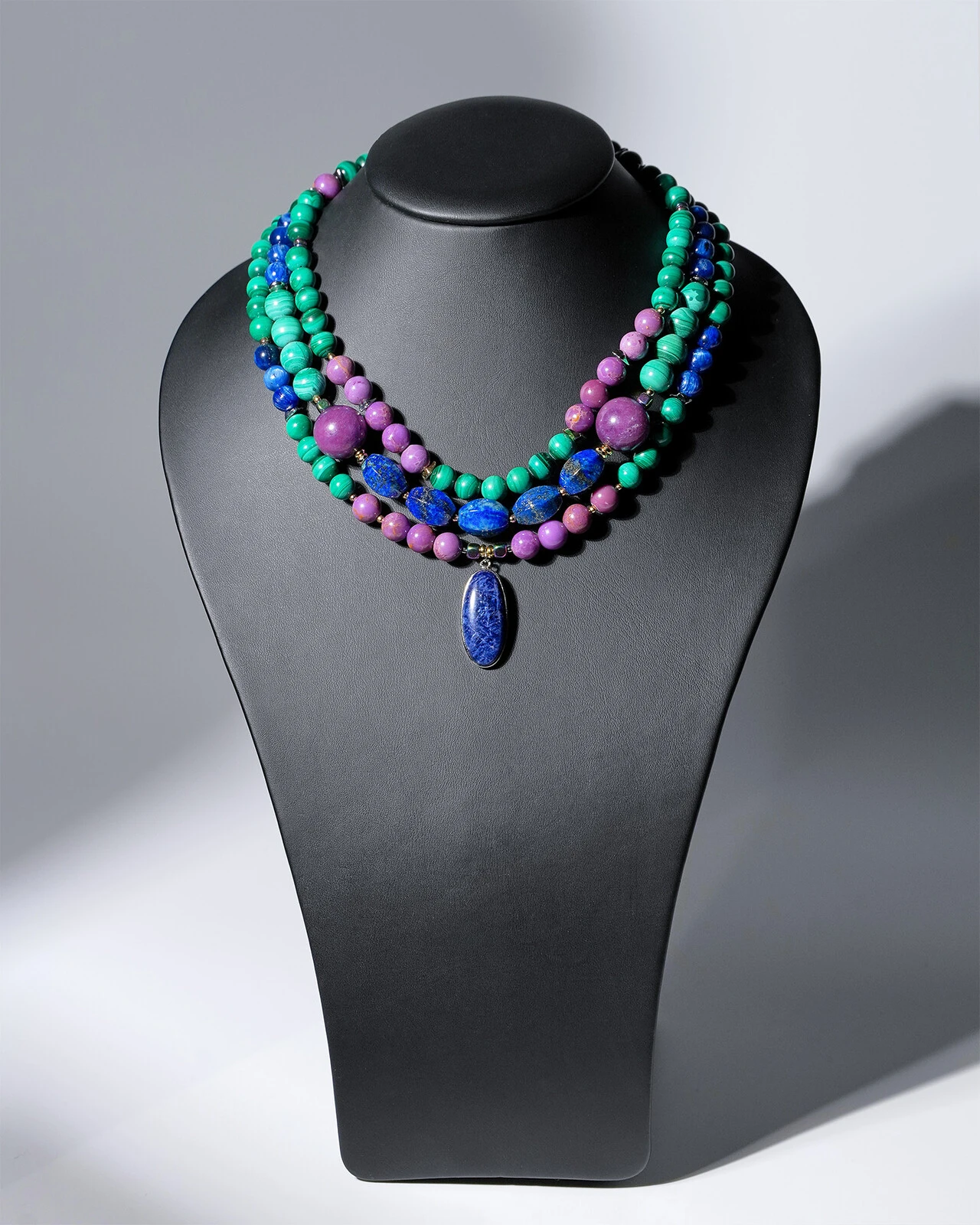 Бусы малахит, фосфосидерит разноцветного цвета - 105 000 Бусы малахит, фосфосидерит - мастерская Надежды Бойко