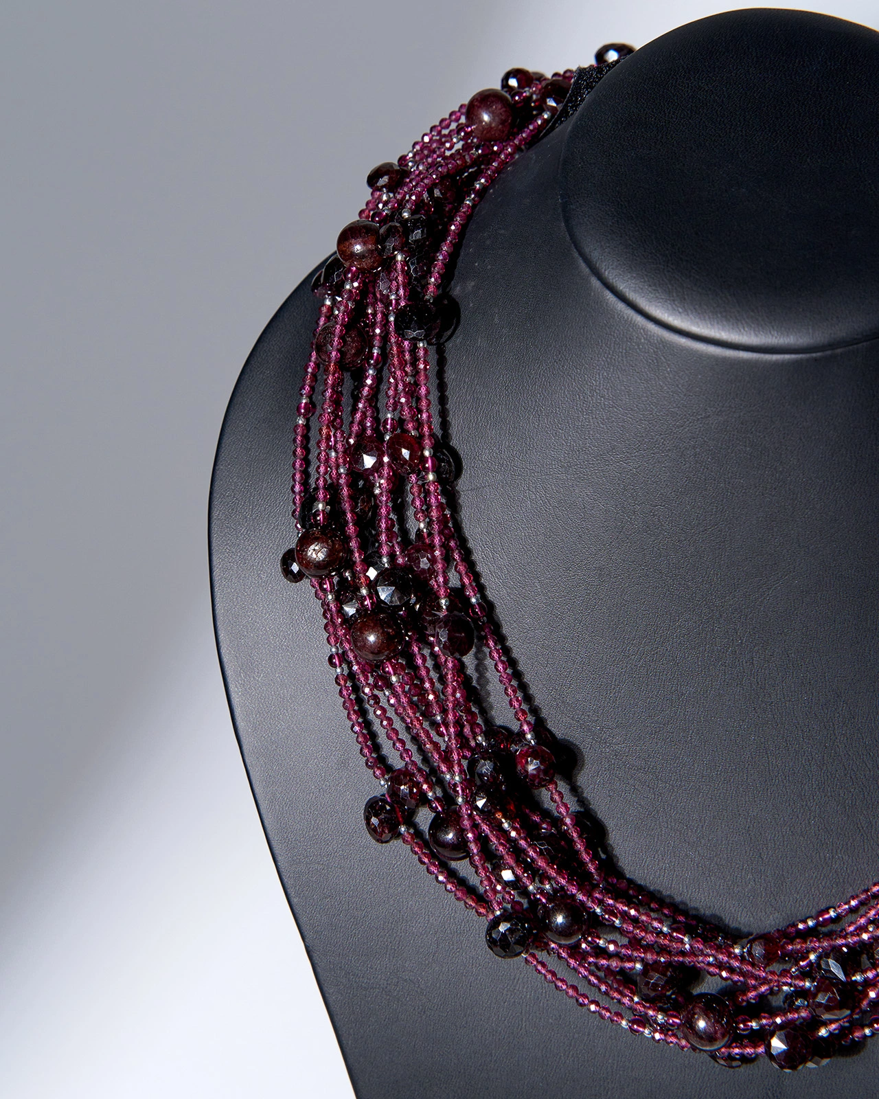 Гранатовое колье бордового цвета - 143 000 Гранатовое колье - мастерская Надежды Бойко