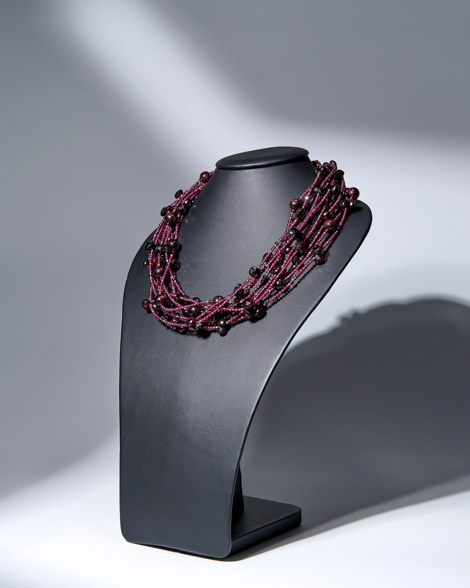 Гранатовое колье бордового цвета - 143 000 Гранатовое колье - мастерская Надежды Бойко