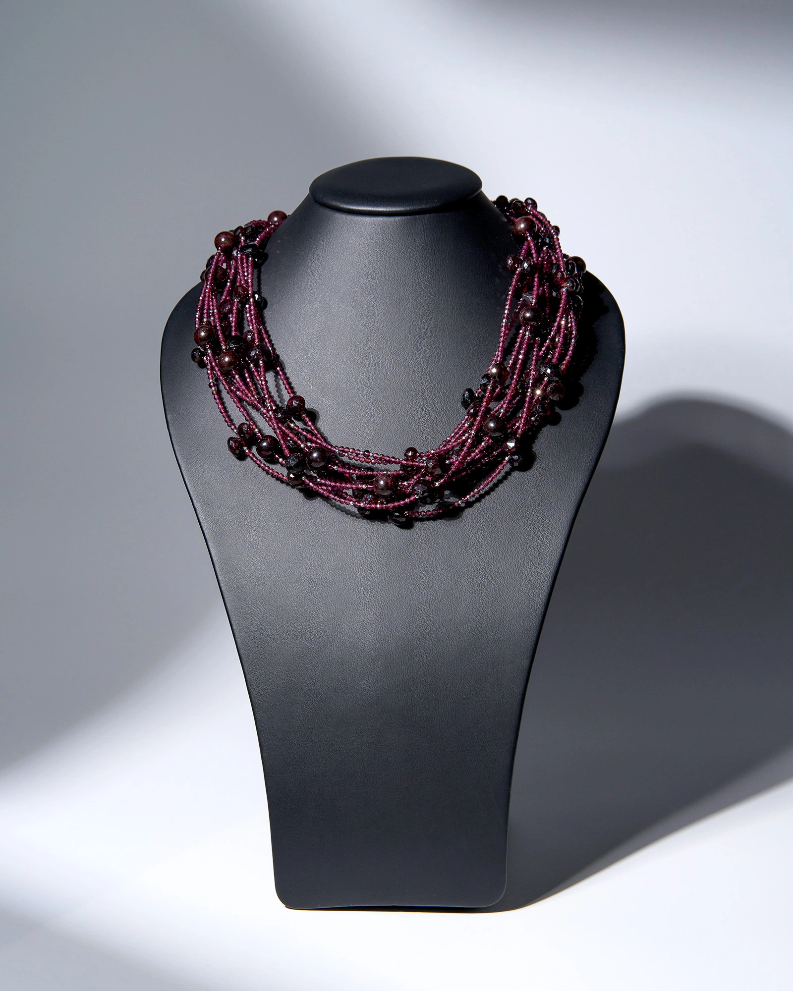 Гранатовое колье бордового цвета - 143 000 Гранатовое колье - мастерская Надежды Бойко