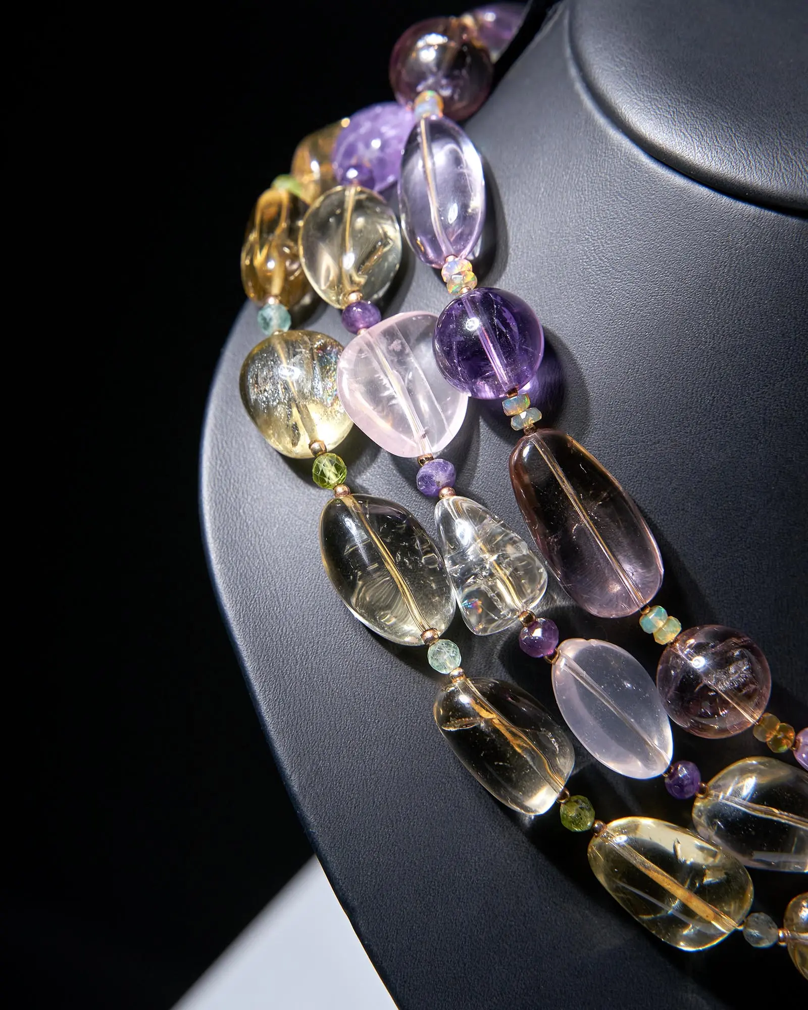 Комплект из кварца "Лето в Портофино" разноцветного цвета Горный хрусталь - 126 160 Комплект из кварца "Лето в Портофино" - мастерская Надежды Бойко