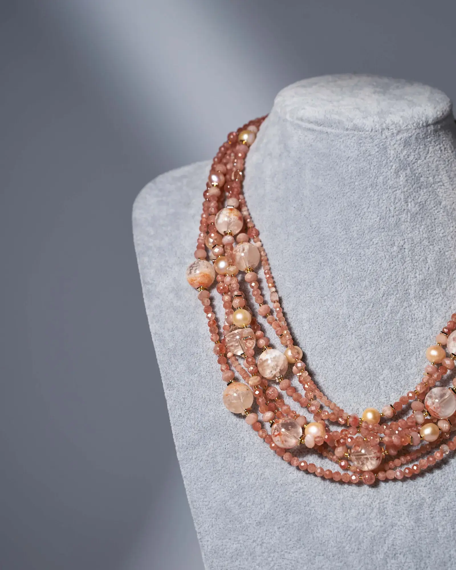 Комплект из солнечного камня бежевого цвета Кварц - 86 200 Комплект из солнечного камня - мастерская Надежды Бойко