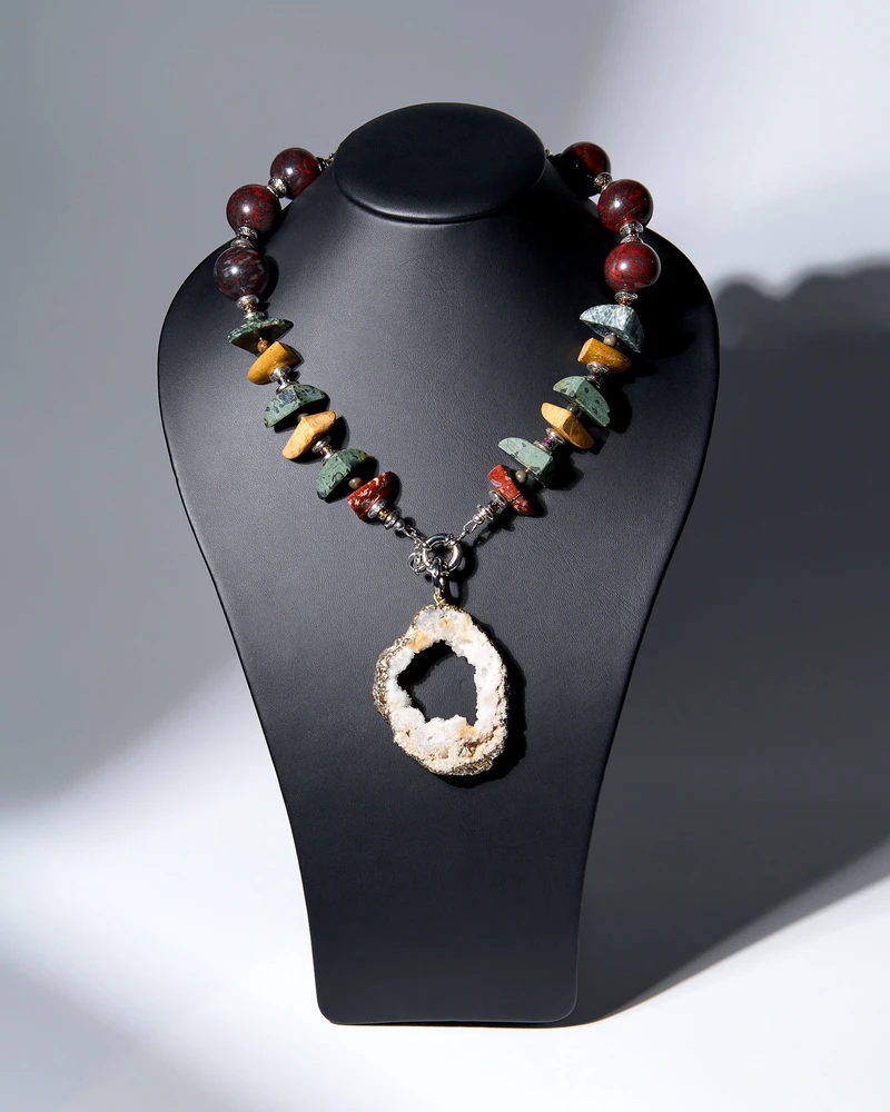 Бусы из яшмы с кулоном - мастерская Надежды Бойко