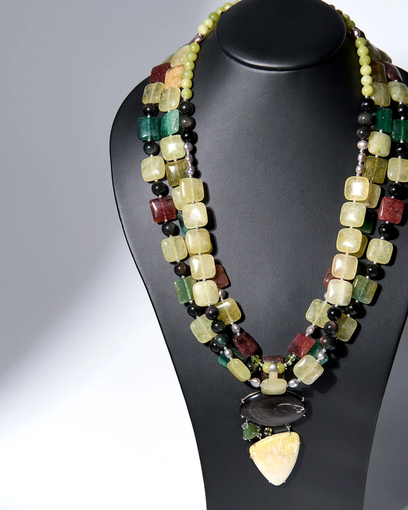 Бусы пренит с кулоном обсидиан - мастерская Надежды Бойко